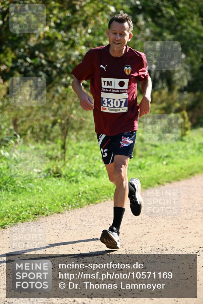 27.09.2026 - 35. Volkslauf durch das schöne Alstertal Dr. Thomas Lammeyer http://msf.ph/oto/10571169 27.09.2026 11:17:34 Laufen 3307, 15 meine-sportfotos.de