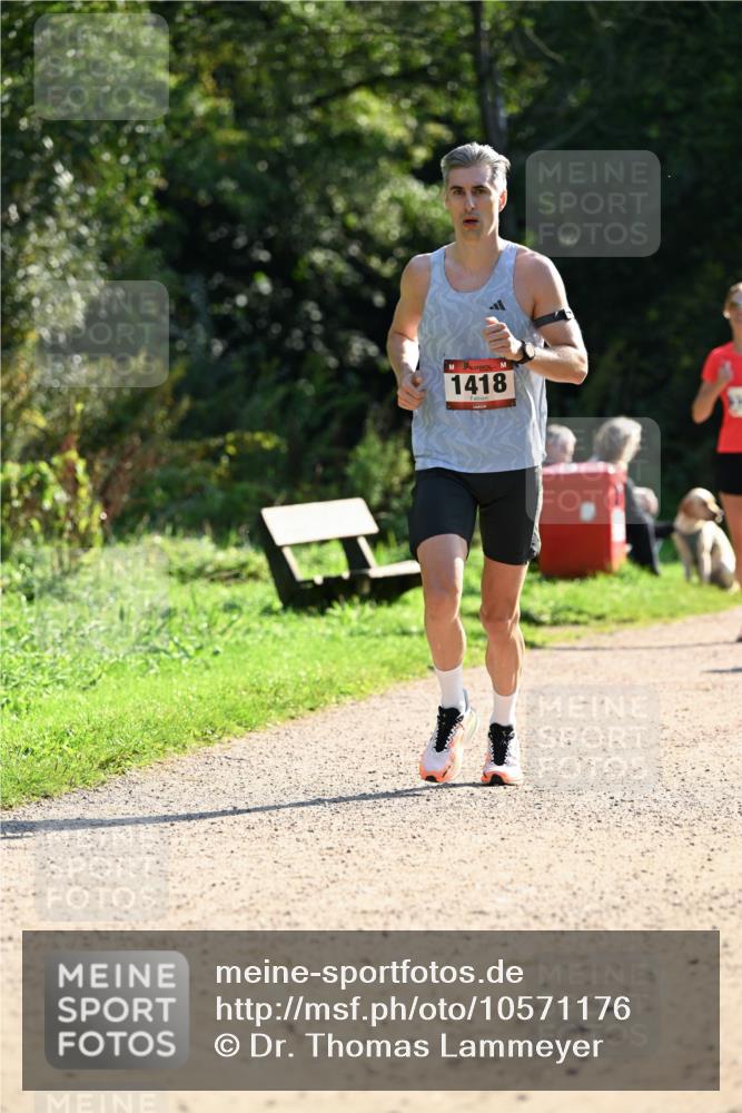 27.09.2026 - 35. Volkslauf durch das schöne Alstertal Dr. Thomas Lammeyer http://msf.ph/oto/10571176 27.09.2026 11:17:40 Laufen 1418 meine-sportfotos.de