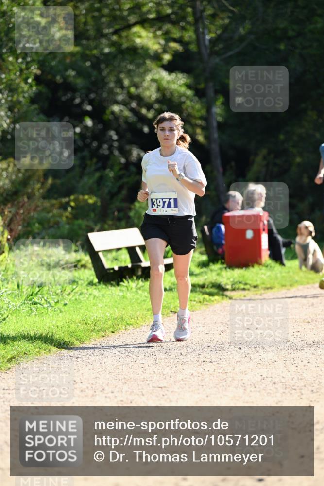 27.09.2026 - 35. Volkslauf durch das schöne Alstertal Dr. Thomas Lammeyer http://msf.ph/oto/10571201 27.09.2026 11:17:45 Laufen 3971 meine-sportfotos.de