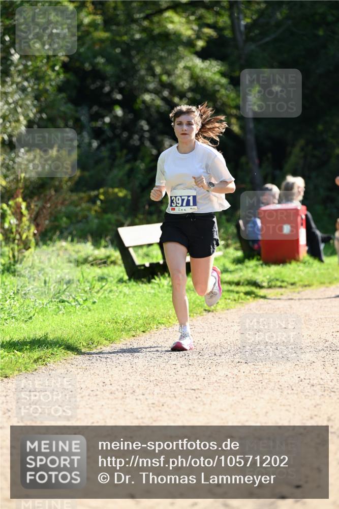 27.09.2026 - 35. Volkslauf durch das schöne Alstertal Dr. Thomas Lammeyer http://msf.ph/oto/10571202 27.09.2026 11:17:45 Laufen 3971 meine-sportfotos.de
