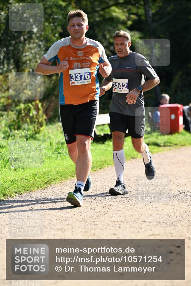 27.09.2026 - 35. Volkslauf durch das schöne Alstertal Dr. Thomas Lammeyer http://msf.ph/oto/10571254 27.09.2026 11:17:54 Laufen 3376, 3242 meine-sportfotos.de