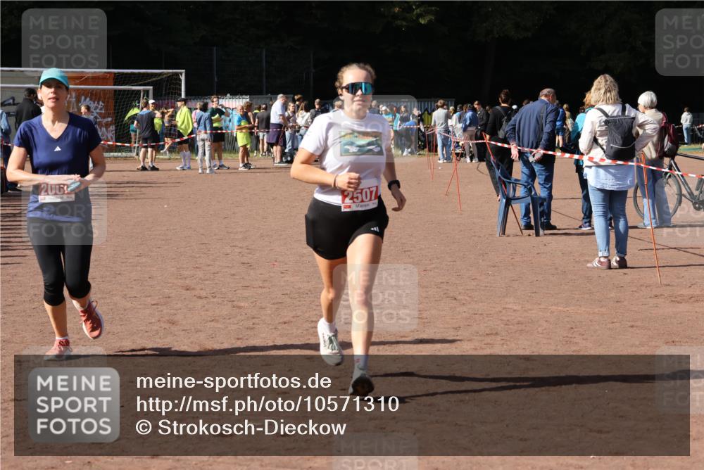 27.09.2026 - 35. Volkslauf durch das schöne Alstertal Strokosch-Dieckow http://msf.ph/oto/10571310 27.09.2026 12:19:28 Ziel 2007, 2507 meine-sportfotos.de