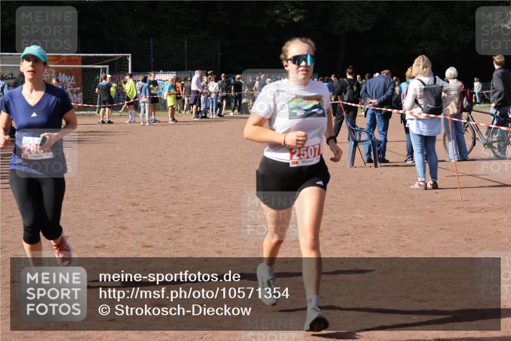 27.09.2026 - 35. Volkslauf durch das schöne Alstertal Strokosch-Dieckow http://msf.ph/oto/10571354 27.09.2026 12:19:29 Ziel 2007, 2507 meine-sportfotos.de
