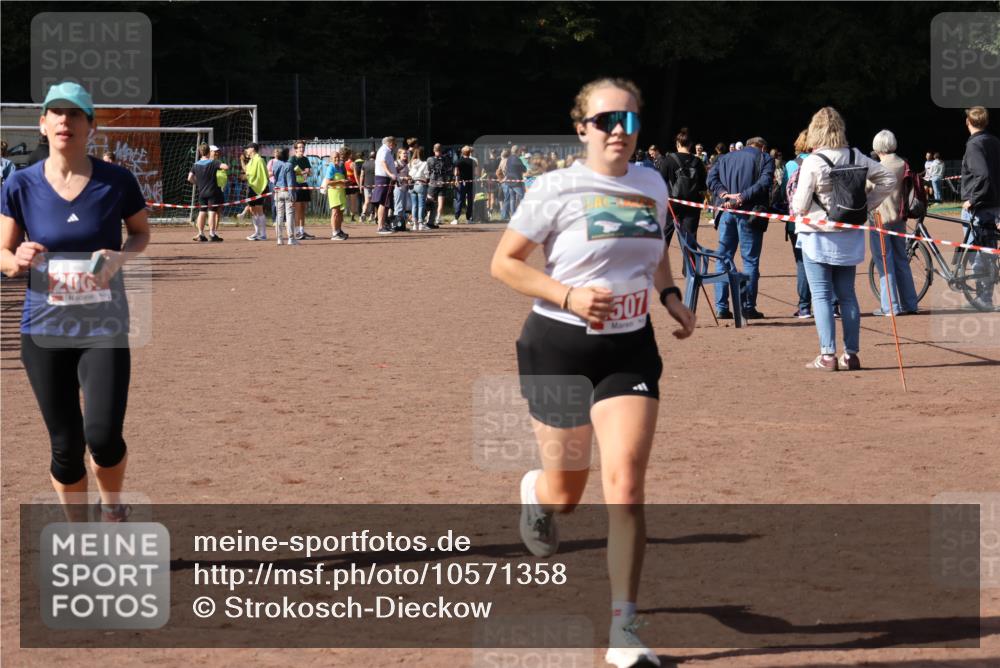 27.09.2026 - 35. Volkslauf durch das schöne Alstertal Strokosch-Dieckow http://msf.ph/oto/10571358 27.09.2026 12:19:29 Ziel 2007, 2507 meine-sportfotos.de