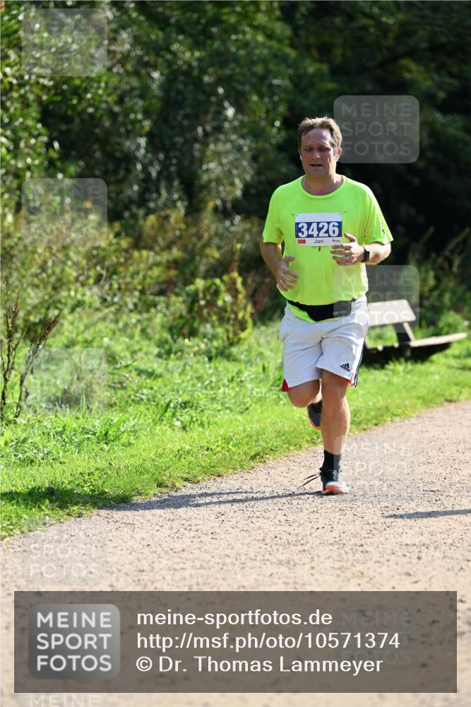 27.09.2026 - 35. Volkslauf durch das schöne Alstertal Dr. Thomas Lammeyer http://msf.ph/oto/10571374 27.09.2026 11:18:41 Laufen 3426, 1 meine-sportfotos.de