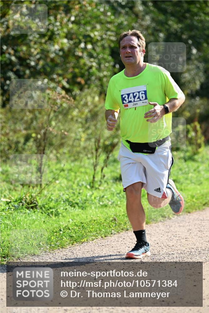27.09.2026 - 35. Volkslauf durch das schöne Alstertal Dr. Thomas Lammeyer http://msf.ph/oto/10571384 27.09.2026 11:18:42 Laufen 3426 meine-sportfotos.de