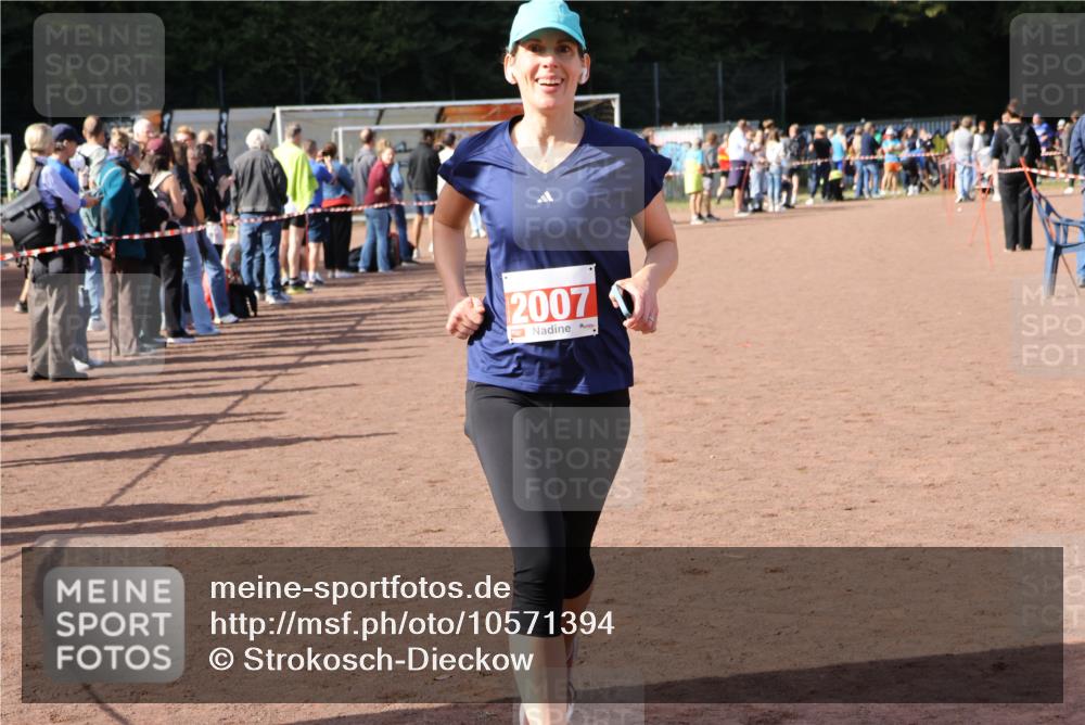 27.09.2026 - 35. Volkslauf durch das schöne Alstertal Strokosch-Dieckow http://msf.ph/oto/10571394 27.09.2026 12:19:30 Ziel 2007, 2507 meine-sportfotos.de