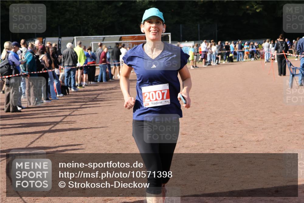 27.09.2026 - 35. Volkslauf durch das schöne Alstertal Strokosch-Dieckow http://msf.ph/oto/10571398 27.09.2026 12:19:30 Ziel 2007, 2507 meine-sportfotos.de