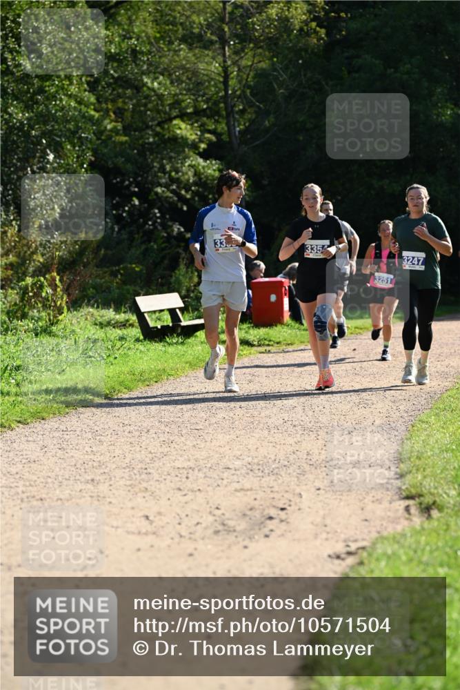 27.09.2026 - 35. Volkslauf durch das schöne Alstertal Dr. Thomas Lammeyer http://msf.ph/oto/10571504 27.09.2026 11:19:20 Laufen 33, 5, 3354, 3251, 3247 meine-sportfotos.de