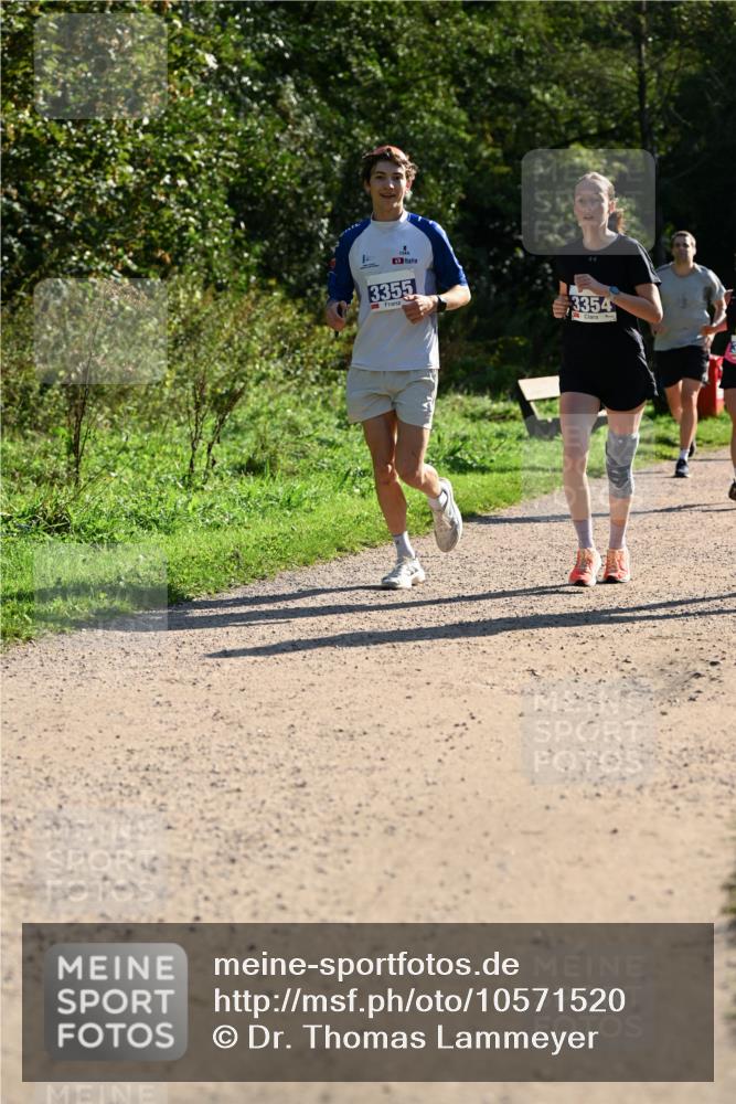 27.09.2026 - 35. Volkslauf durch das schöne Alstertal Dr. Thomas Lammeyer http://msf.ph/oto/10571520 27.09.2026 11:19:22 Laufen 3355, 3354 meine-sportfotos.de