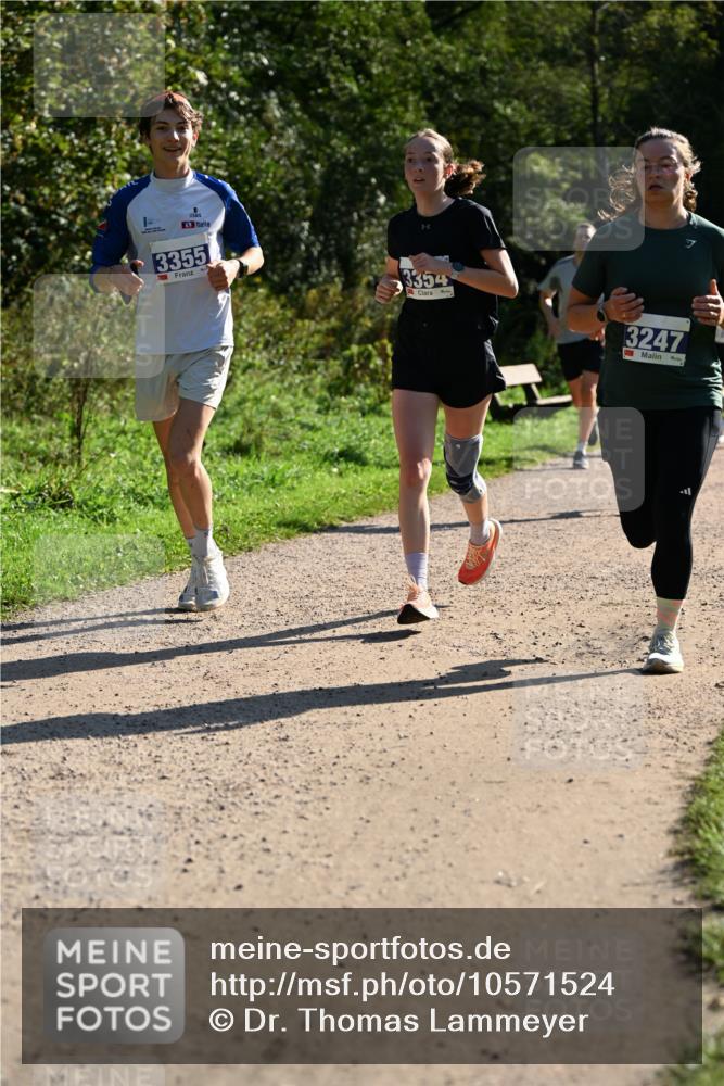 27.09.2026 - 35. Volkslauf durch das schöne Alstertal Dr. Thomas Lammeyer http://msf.ph/oto/10571524 27.09.2026 11:19:23 Laufen 3355, 3354, 3247 meine-sportfotos.de