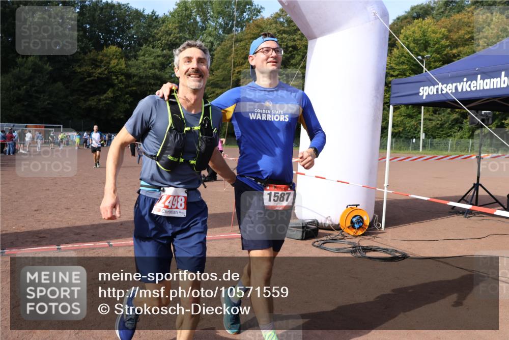 27.09.2026 - 35. Volkslauf durch das schöne Alstertal Strokosch-Dieckow http://msf.ph/oto/10571559 27.09.2026 12:19:52 Ziel 1587, 2051, 2498 meine-sportfotos.de