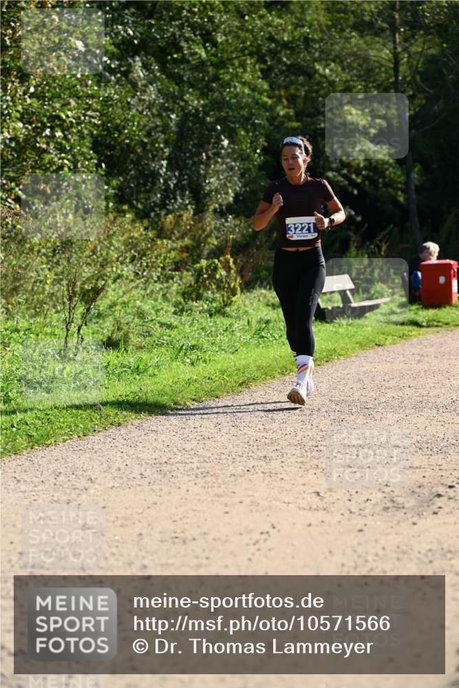 27.09.2026 - 35. Volkslauf durch das schöne Alstertal Dr. Thomas Lammeyer http://msf.ph/oto/10571566 27.09.2026 11:19:31 Laufen 3221 meine-sportfotos.de