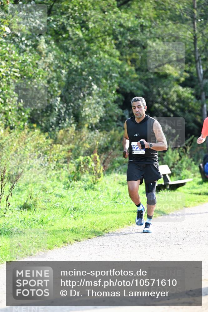 27.09.2026 - 35. Volkslauf durch das schöne Alstertal Dr. Thomas Lammeyer http://msf.ph/oto/10571610 27.09.2026 11:19:46 Laufen 322 meine-sportfotos.de
