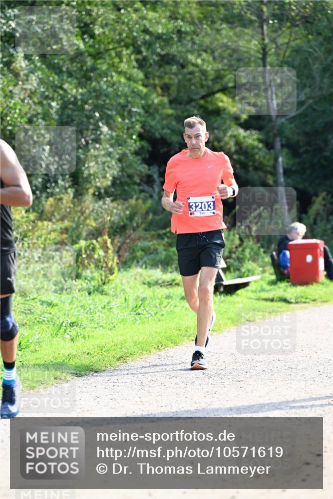 27.09.2026 - 35. Volkslauf durch das schöne Alstertal Dr. Thomas Lammeyer http://msf.ph/oto/10571619 27.09.2026 11:19:48 Laufen 3203, 0 meine-sportfotos.de