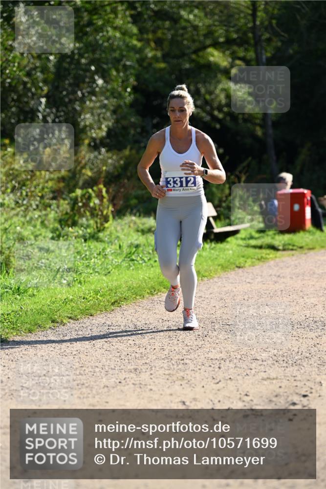 27.09.2026 - 35. Volkslauf durch das schöne Alstertal Dr. Thomas Lammeyer http://msf.ph/oto/10571699 27.09.2026 11:20:07 Laufen 3312 meine-sportfotos.de
