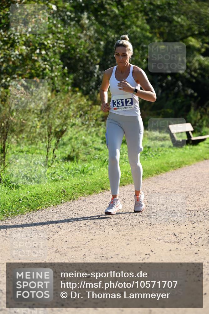 27.09.2026 - 35. Volkslauf durch das schöne Alstertal Dr. Thomas Lammeyer http://msf.ph/oto/10571707 27.09.2026 11:20:08 Laufen 3312 meine-sportfotos.de