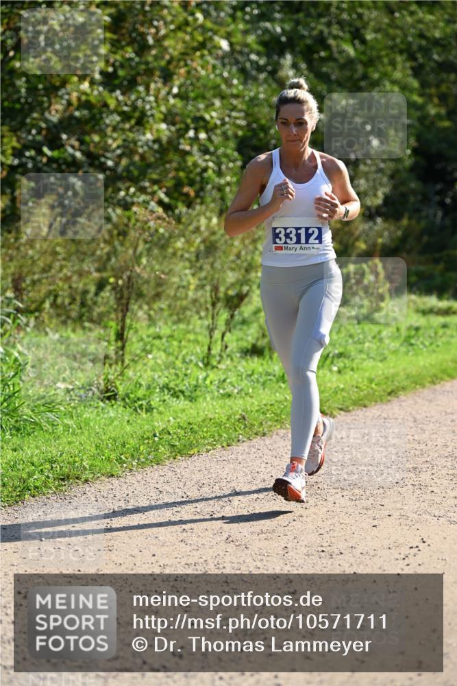 27.09.2026 - 35. Volkslauf durch das schöne Alstertal Dr. Thomas Lammeyer http://msf.ph/oto/10571711 27.09.2026 11:20:08 Laufen 3312 meine-sportfotos.de