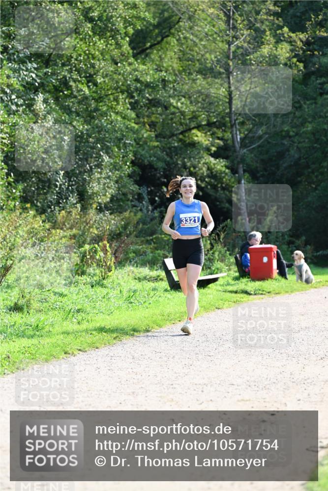 27.09.2026 - 35. Volkslauf durch das schöne Alstertal Dr. Thomas Lammeyer http://msf.ph/oto/10571754 27.09.2026 11:20:24 Laufen 3321 meine-sportfotos.de
