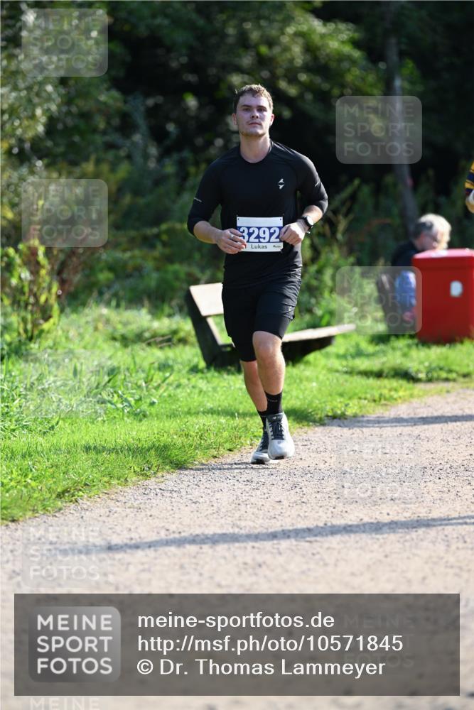 27.09.2026 - 35. Volkslauf durch das schöne Alstertal Dr. Thomas Lammeyer http://msf.ph/oto/10571845 27.09.2026 11:21:02 Laufen 3292 meine-sportfotos.de