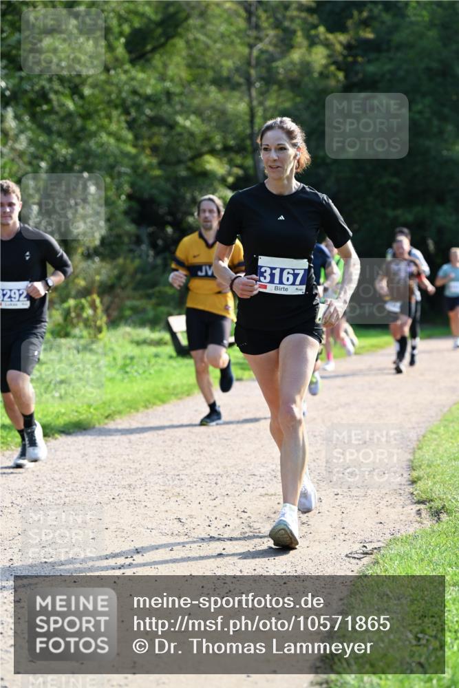 27.09.2026 - 35. Volkslauf durch das schöne Alstertal Dr. Thomas Lammeyer http://msf.ph/oto/10571865 27.09.2026 11:21:04 Laufen 8292, 3167 meine-sportfotos.de