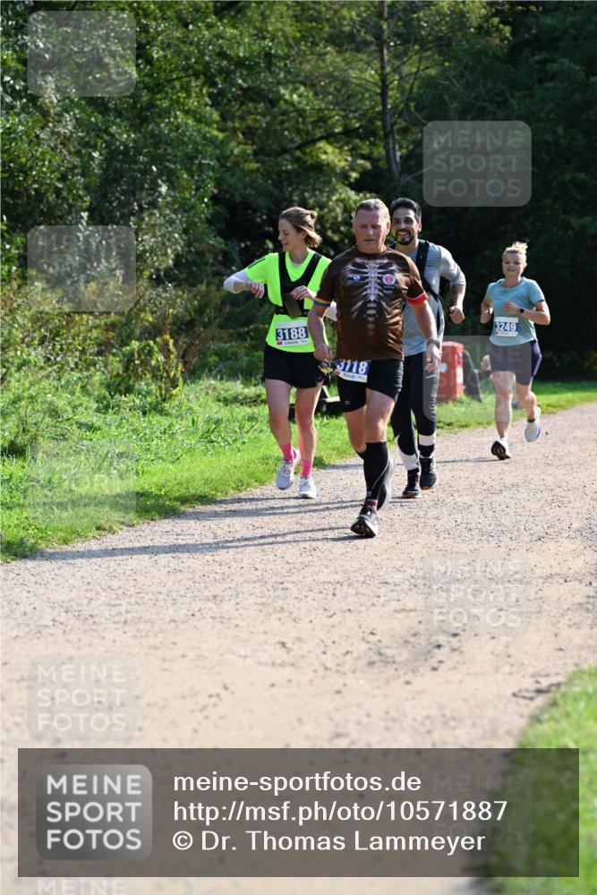 27.09.2026 - 35. Volkslauf durch das schöne Alstertal Dr. Thomas Lammeyer http://msf.ph/oto/10571887 27.09.2026 11:21:07 Laufen 3188, 3118, 3249 meine-sportfotos.de