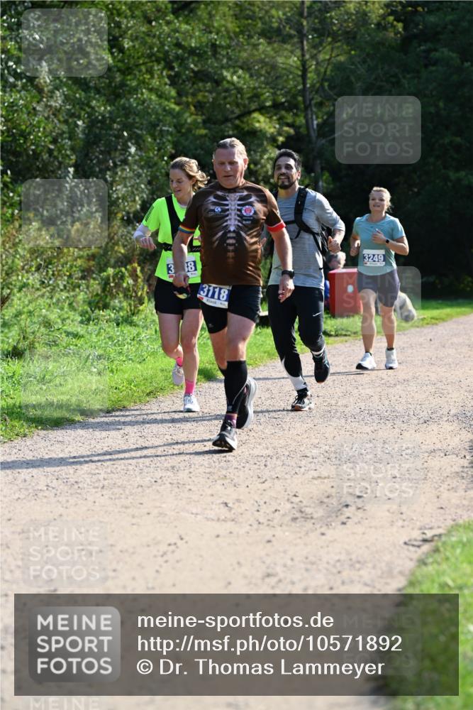 27.09.2026 - 35. Volkslauf durch das schöne Alstertal Dr. Thomas Lammeyer http://msf.ph/oto/10571892 27.09.2026 11:21:08 Laufen 3, 8, 3118, 3249 meine-sportfotos.de