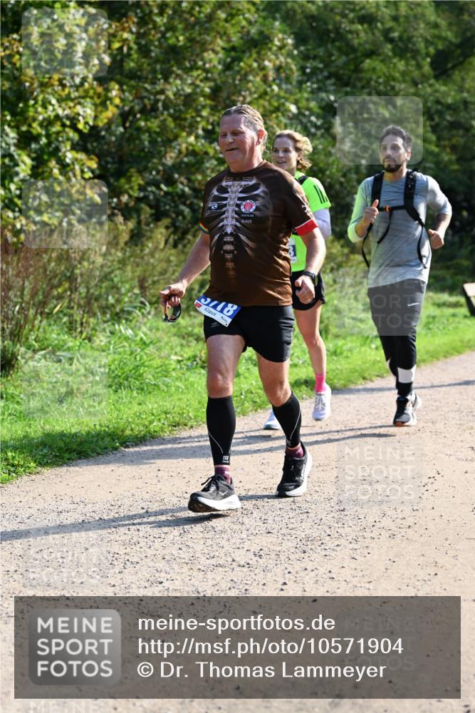27.09.2026 - 35. Volkslauf durch das schöne Alstertal Dr. Thomas Lammeyer http://msf.ph/oto/10571904 27.09.2026 11:21:09 Laufen 5718 meine-sportfotos.de