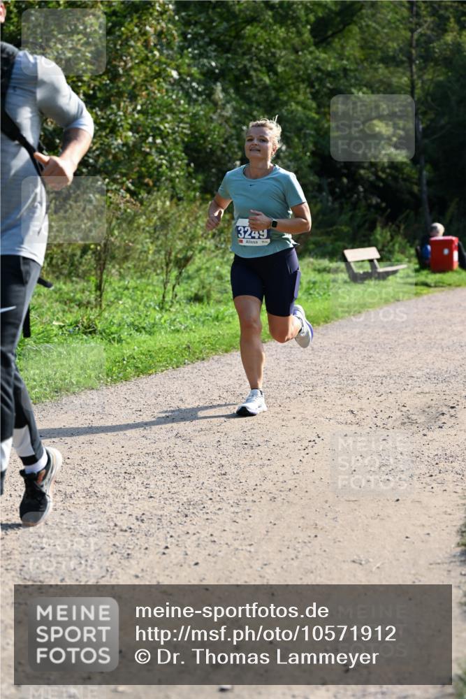 27.09.2026 - 35. Volkslauf durch das schöne Alstertal Dr. Thomas Lammeyer http://msf.ph/oto/10571912 27.09.2026 11:21:11 Laufen 3249 meine-sportfotos.de