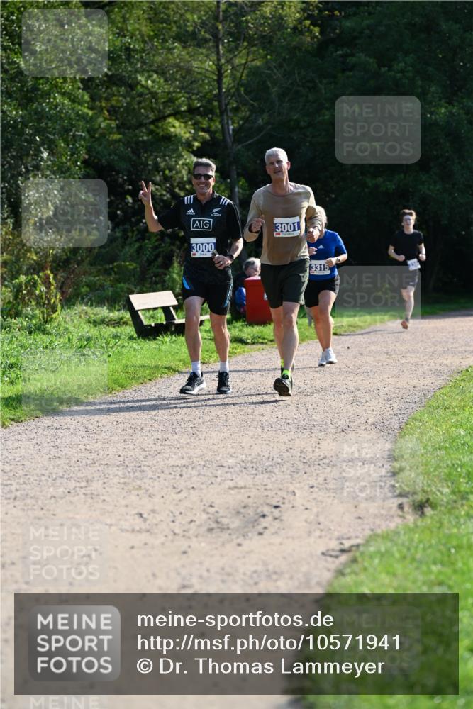 27.09.2026 - 35. Volkslauf durch das schöne Alstertal Dr. Thomas Lammeyer http://msf.ph/oto/10571941 27.09.2026 11:21:27 Laufen 3001, 3000, 3315 meine-sportfotos.de