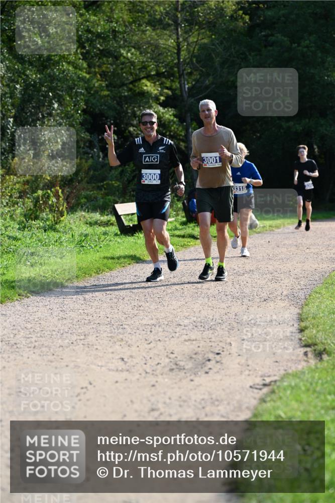 27.09.2026 - 35. Volkslauf durch das schöne Alstertal Dr. Thomas Lammeyer http://msf.ph/oto/10571944 27.09.2026 11:21:27 Laufen 3000, 3001, 3315 meine-sportfotos.de