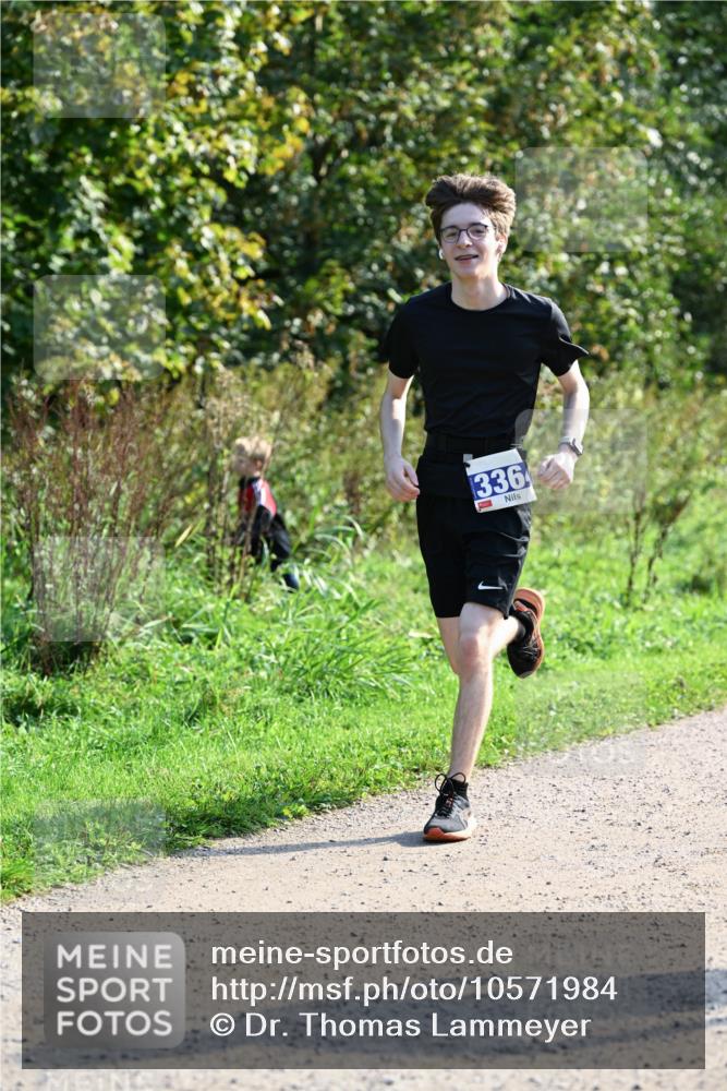 27.09.2026 - 35. Volkslauf durch das schöne Alstertal Dr. Thomas Lammeyer http://msf.ph/oto/10571984 27.09.2026 11:21:34 Laufen 336 meine-sportfotos.de