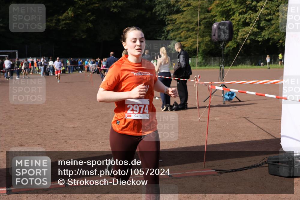 27.09.2026 - 35. Volkslauf durch das schöne Alstertal Strokosch-Dieckow http://msf.ph/oto/10572024 27.09.2026 12:20:58 Ziel 2074, 2974 meine-sportfotos.de