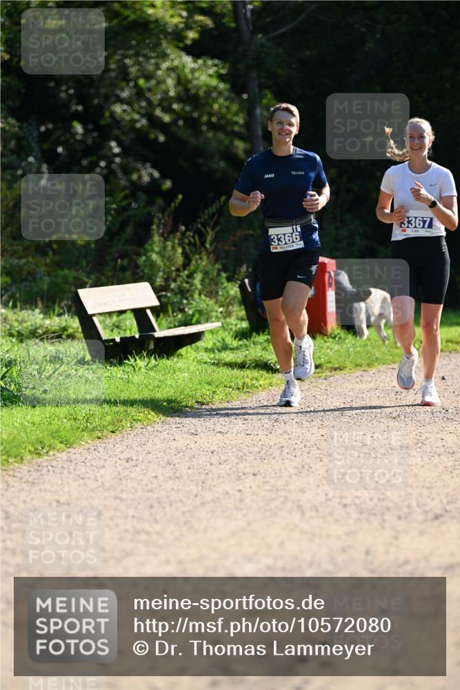 27.09.2026 - 35. Volkslauf durch das schöne Alstertal Dr. Thomas Lammeyer http://msf.ph/oto/10572080 27.09.2026 11:22:02 Laufen 3366, 3367 meine-sportfotos.de