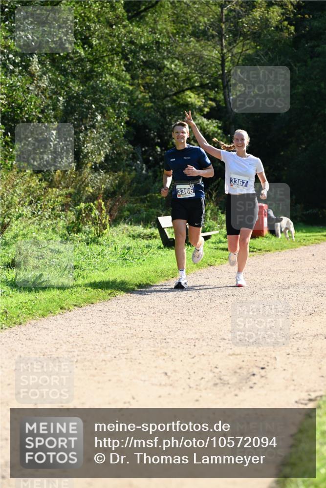 27.09.2026 - 35. Volkslauf durch das schöne Alstertal Dr. Thomas Lammeyer http://msf.ph/oto/10572094 27.09.2026 11:22:03 Laufen 3366, 3367 meine-sportfotos.de
