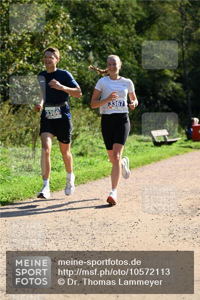 27.09.2026 - 35. Volkslauf durch das schöne Alstertal Dr. Thomas Lammeyer http://msf.ph/oto/10572113 27.09.2026 11:22:06 Laufen 3366, 3367 meine-sportfotos.de
