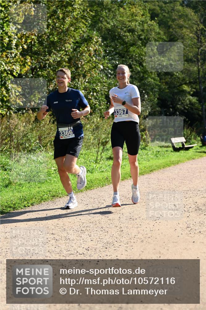 27.09.2026 - 35. Volkslauf durch das schöne Alstertal Dr. Thomas Lammeyer http://msf.ph/oto/10572116 27.09.2026 11:22:06 Laufen 3366, 3367 meine-sportfotos.de
