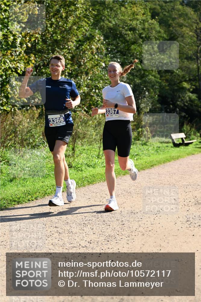 27.09.2026 - 35. Volkslauf durch das schöne Alstertal Dr. Thomas Lammeyer http://msf.ph/oto/10572117 27.09.2026 11:22:06 Laufen 3366, 3367 meine-sportfotos.de