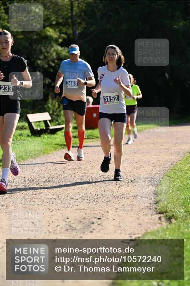 27.09.2026 - 35. Volkslauf durch das schöne Alstertal Dr. Thomas Lammeyer http://msf.ph/oto/10572240 27.09.2026 11:22:27 Laufen 233, 3403, 3152 meine-sportfotos.de
