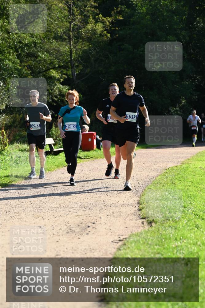 27.09.2026 - 35. Volkslauf durch das schöne Alstertal Dr. Thomas Lammeyer http://msf.ph/oto/10572351 27.09.2026 11:23:24 Laufen 3293, 3983, 3313 meine-sportfotos.de