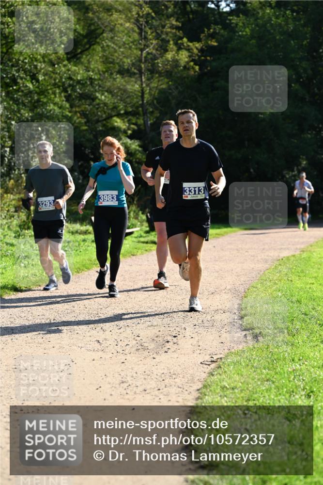 27.09.2026 - 35. Volkslauf durch das schöne Alstertal Dr. Thomas Lammeyer http://msf.ph/oto/10572357 27.09.2026 11:23:25 Laufen 3293, 3983, 3313 meine-sportfotos.de