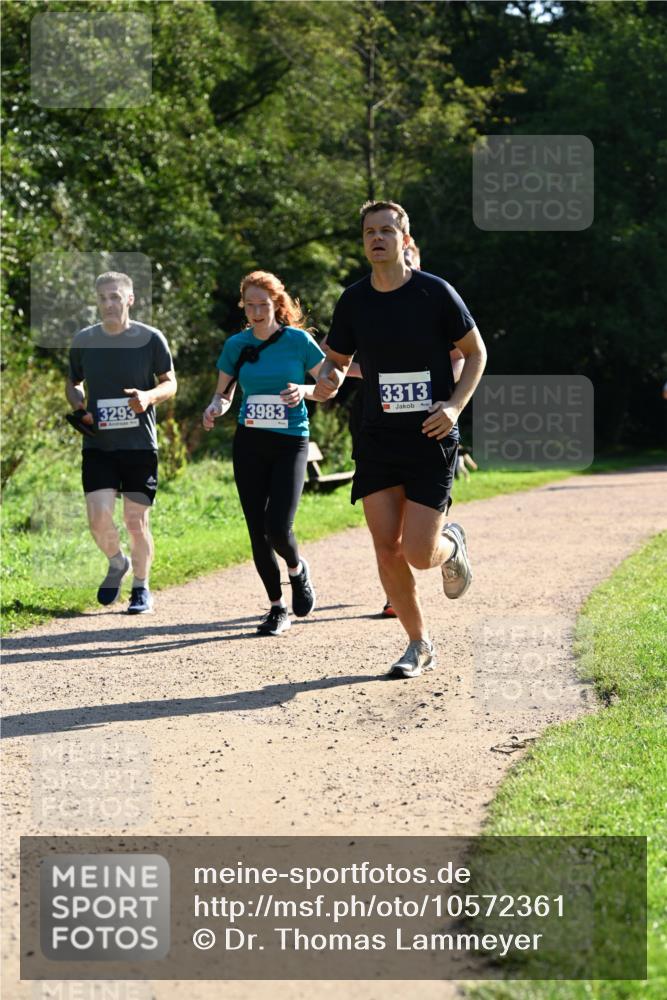 27.09.2026 - 35. Volkslauf durch das schöne Alstertal Dr. Thomas Lammeyer http://msf.ph/oto/10572361 27.09.2026 11:23:25 Laufen 3293, 3983, 3313 meine-sportfotos.de