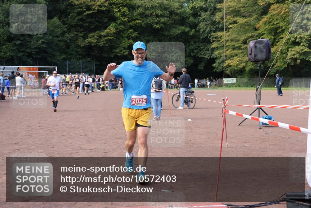 27.09.2026 - 35. Volkslauf durch das schöne Alstertal Strokosch-Dieckow http://msf.ph/oto/10572403 27.09.2026 12:21:51 Ziel 1664, 2025 meine-sportfotos.de