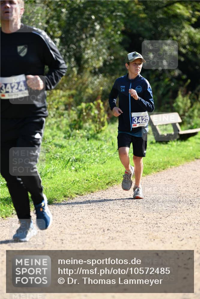 27.09.2026 - 35. Volkslauf durch das schöne Alstertal Dr. Thomas Lammeyer http://msf.ph/oto/10572485 27.09.2026 11:23:48 Laufen 3424, 24, 3425 meine-sportfotos.de