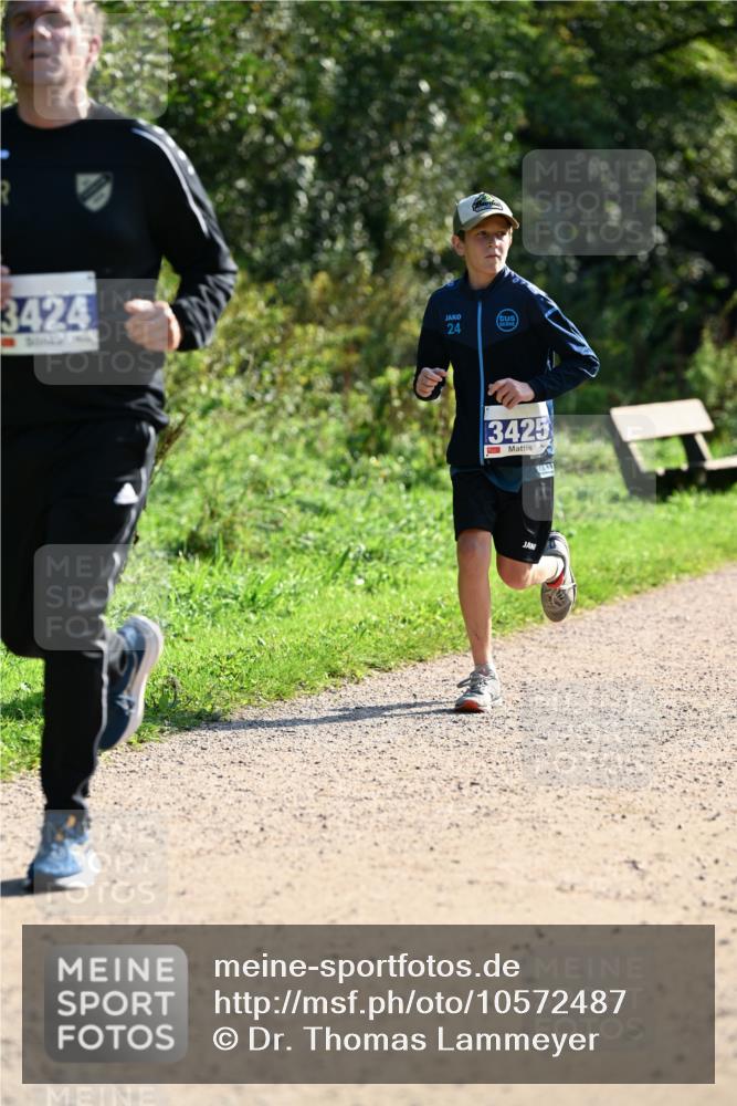 27.09.2026 - 35. Volkslauf durch das schöne Alstertal Dr. Thomas Lammeyer http://msf.ph/oto/10572487 27.09.2026 11:23:49 Laufen 3424, 24, 3425 meine-sportfotos.de