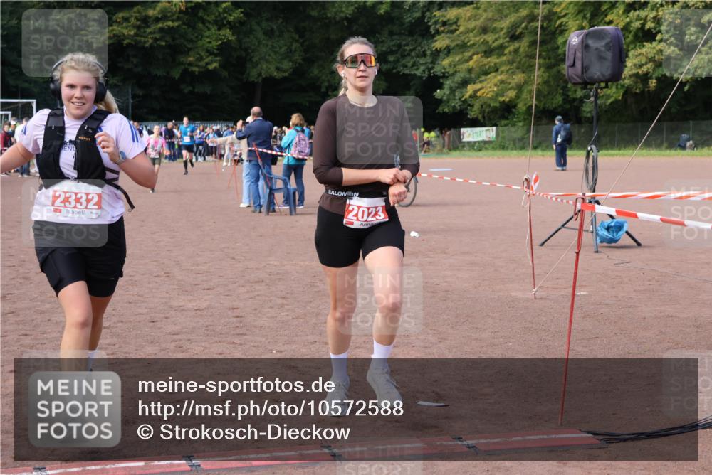 27.09.2026 - 35. Volkslauf durch das schöne Alstertal Strokosch-Dieckow http://msf.ph/oto/10572588 27.09.2026 12:22:04 Ziel 2023, 2247, 2295, 2332 meine-sportfotos.de