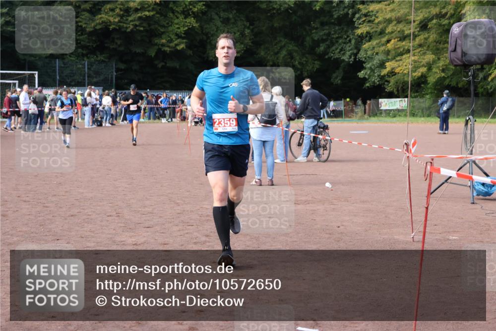 27.09.2026 - 35. Volkslauf durch das schöne Alstertal Strokosch-Dieckow http://msf.ph/oto/10572650 27.09.2026 12:22:16 Ziel 2359 meine-sportfotos.de