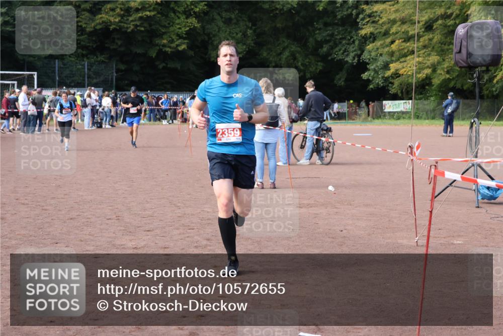 27.09.2026 - 35. Volkslauf durch das schöne Alstertal Strokosch-Dieckow http://msf.ph/oto/10572655 27.09.2026 12:22:16 Ziel 2359 meine-sportfotos.de