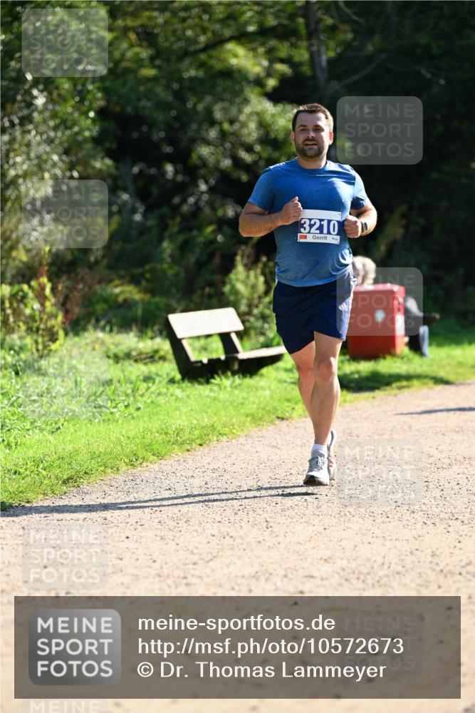 27.09.2026 - 35. Volkslauf durch das schöne Alstertal Dr. Thomas Lammeyer http://msf.ph/oto/10572673 27.09.2026 11:24:33 Laufen 3210 meine-sportfotos.de