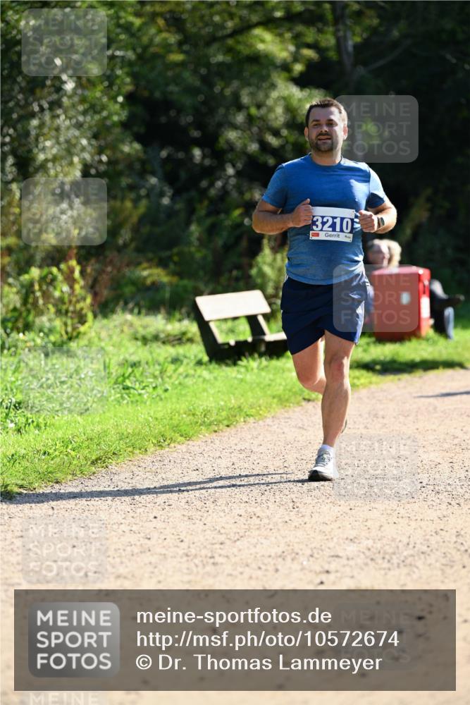27.09.2026 - 35. Volkslauf durch das schöne Alstertal Dr. Thomas Lammeyer http://msf.ph/oto/10572674 27.09.2026 11:24:33 Laufen 3210 meine-sportfotos.de